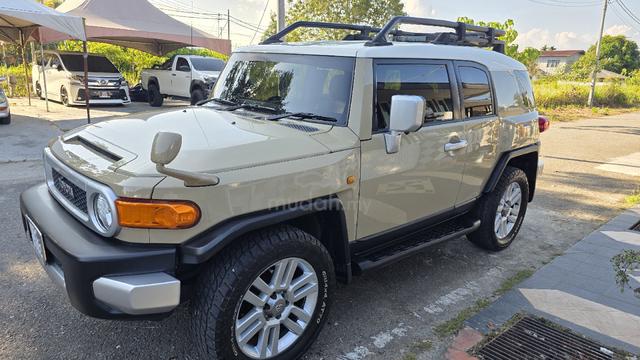 2017 Toyota FJ 4.0 CRUISER (A) - 2