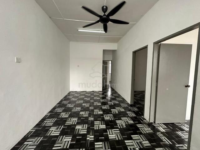 Taman puteri Kluang single storey terrace for sale 4
