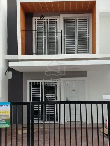 Dua Ruby Dengkil Sepang 1