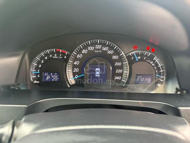 Toyota Camry - 4