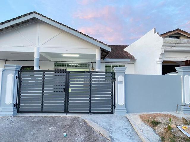 Senai Single Storey House FOR RENT 1