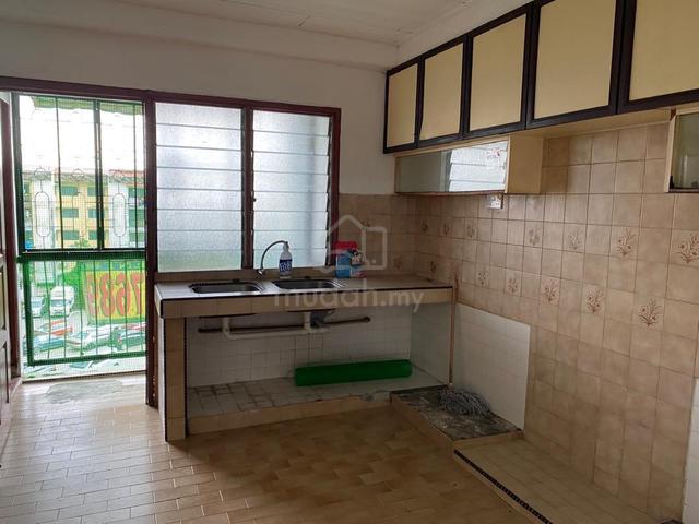Flat PKNS Seksyen 17 Shah Alam 1