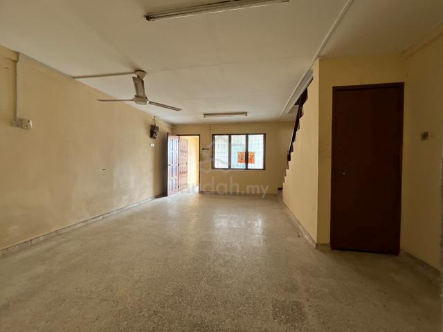 Full loan renovated taman Gembira Jalan ria tampoi 1
