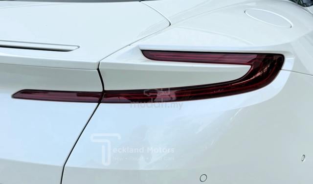 2017 Aston Martin DB11 5.2 V12 30K KM Only - 4