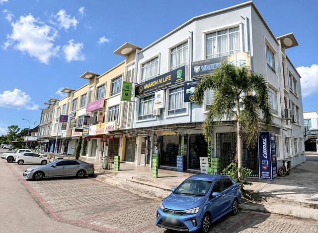 Taman Daya @Jalan Sagu 2 Adjoining Three Storey Shoplot For Sales 1