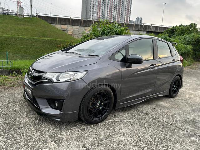 2016 Honda JAZZ 1.5 V (A)akpk,ctos,ccriss blh loan - 2