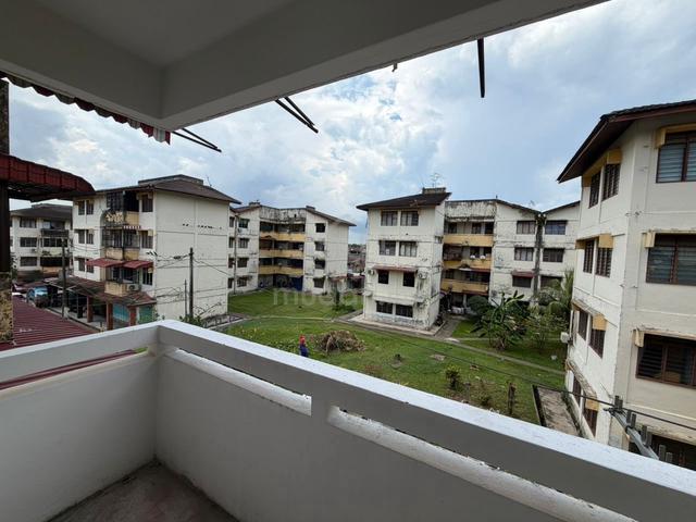 Flat Taman Perling 1