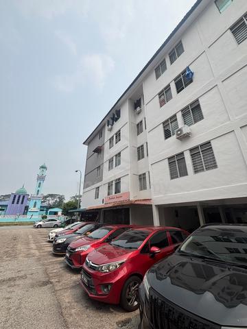 Larkin Perdana 1