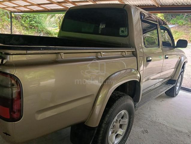 2004 Toyota HILUX 2.5 SR TURBO (M) - 4