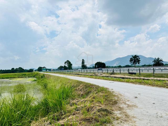 4,672 kps Tanah Tepi Highway BKE, Permatang Ara, Penang 1