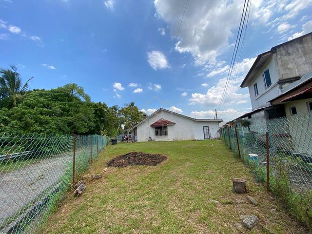 BIG LAND FACING PLAYGROUND Single Storey ENDLOT Seksyen 5 Bangi 1