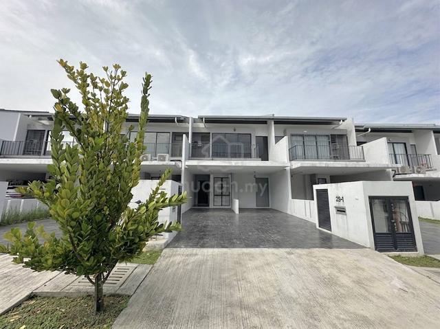 LOWER UNIT Townhouse Residensi Lambaian 2 1