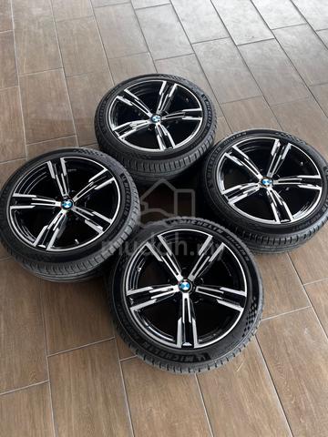 Carousel Image Selected