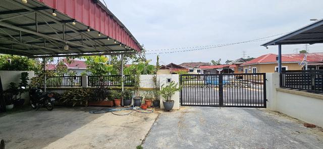 Semi-D Dalam Kampung: Retirement Home 1