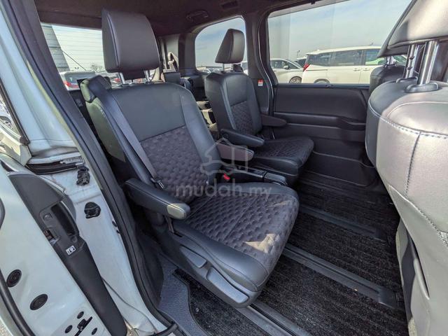 EASY LOAN / HI-REBATE / 2023 NEW Toyota VOXY S-Z - 4