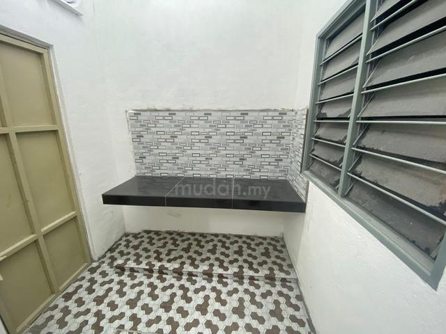 ROOM FOR RENT (Immediate Move In) 4
