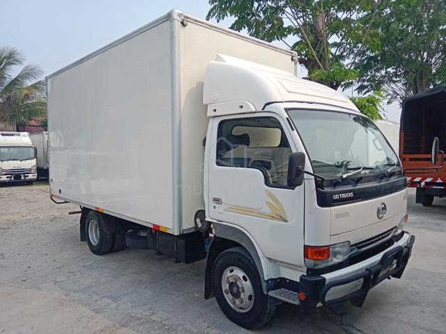 2013 Nissan UD YU41T5 (UBS) | Alu Box 14'3" - photo 2 of 6