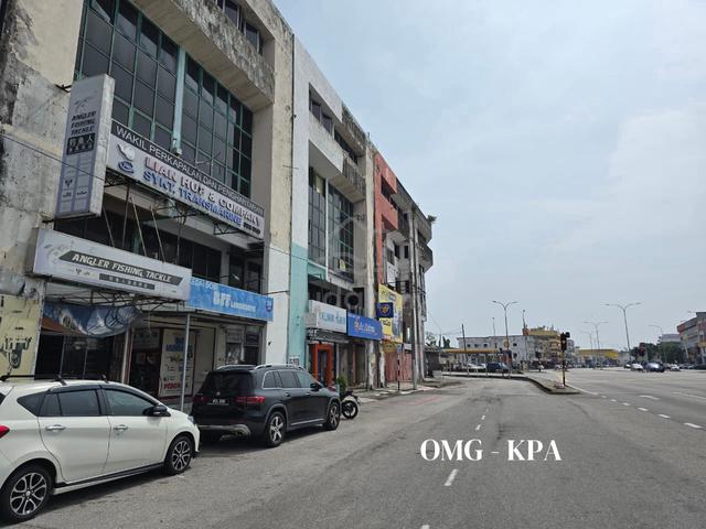 Port Klang 4.5 Storey Shoplot Facing Main Road Good Location Best Buy 1