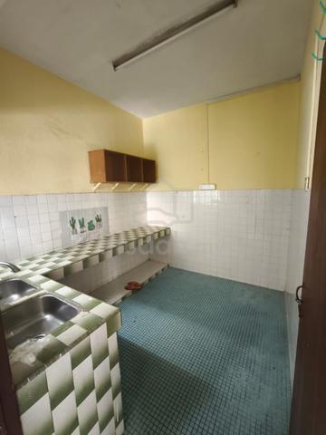 Kampung segambut tengah ,townhouse upper floor for rent ,kitchen top 1