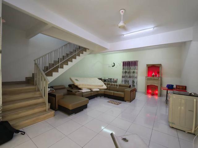 for rent telok panglima garang double storey partially furnished 1