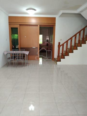 Double Storey Intermediate Terrace House 1