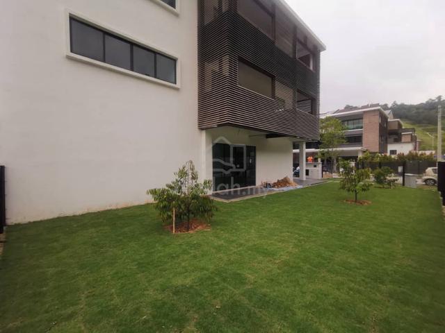 Selayang Corner House (3 Storey/3088sf/FREEHOLD/Brand New/Greenery Env 1