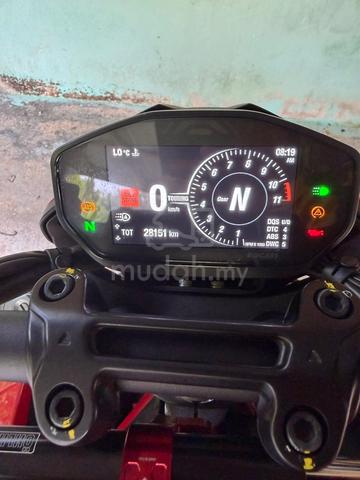 Hypermotard 950 - photo 4 of 7