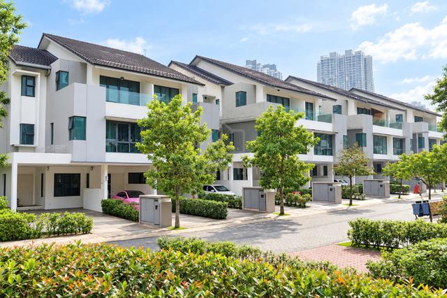 1.5 Sty End Lot Lower Floor FREEHOLD Townhouse Sunway SPK 3 Damansara 1