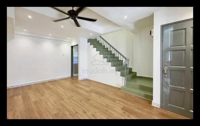 FULL LOAN🔥 FULLY RENOVATED 2 Storey Taman Villa Height Kajang 1