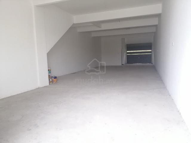Mantin Affordable Single Storey Shop Office,Highway, Investment 2