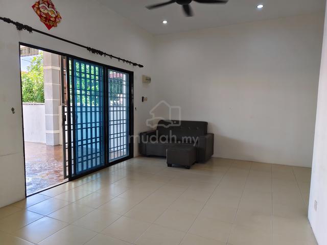 Below market value/full loan/freehold single storey house Botani 1