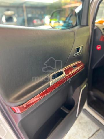 Toyota Vellfire V6 - 5