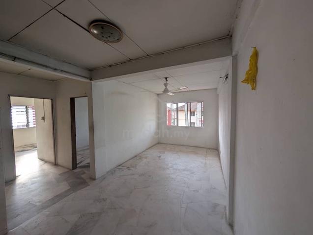 Flat PKNS Seksyen 7 Shah Alam 1
