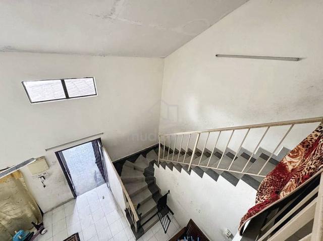BANDAR SERI ALAM - JALAN BAYU 15 - rumah akan di cat semula 4