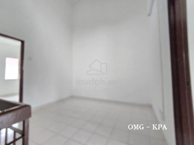 Bandar Puteri 2Storey 4r3b Basic Facing Open For Sale 1