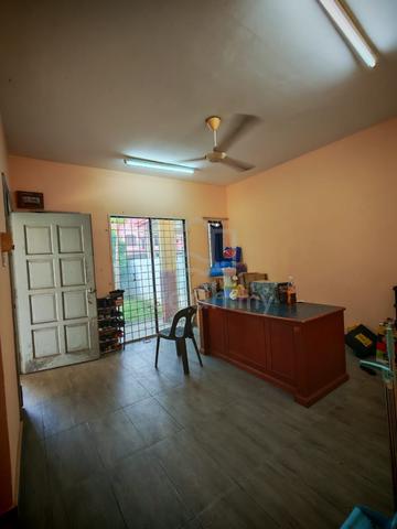 Taman Kingfisher Likas / Double Storey / Corner / Unfurnished 1