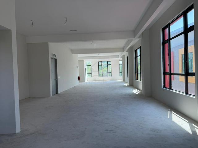 END LOT First Floor at One Krubong Melaka 24x75 FOR RENT 1