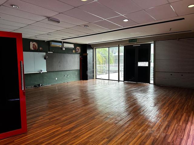 CORNER & RENOVATED 1st Floor Shoplot Kota Syahbandar Laksamana Town 1
