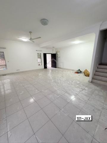 FACING FIELD !! 32x75 4R3B Aman Perdana Double Storey Semi-D Klang 2