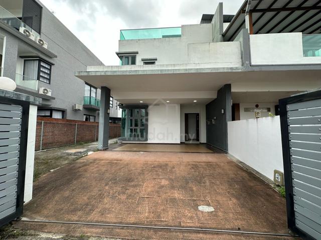 3 storey cluster/ Skudai/ Freehold/ 4bed/ Jb/ free legal fee/ 956k 3