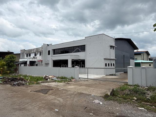 SEMI DETACHED FACTORY WAREHOUSE FOR RENT At DEMAK LAUT KUCHING 1