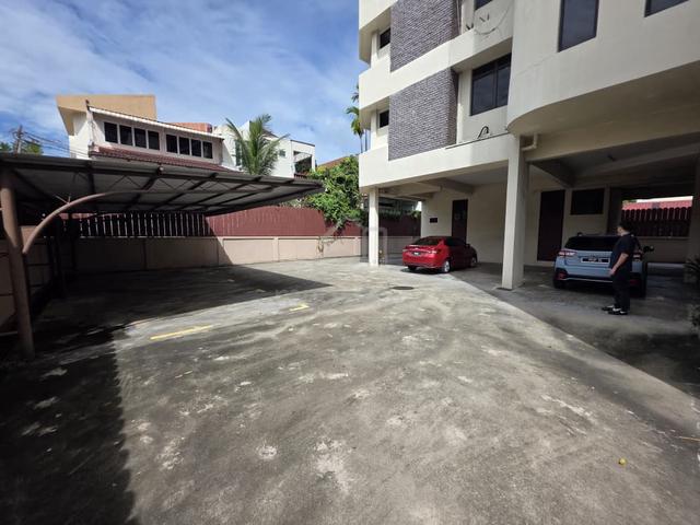 Tanjung Bungah / 4 Storey Building / Main Road / Suitable For Hotel 1