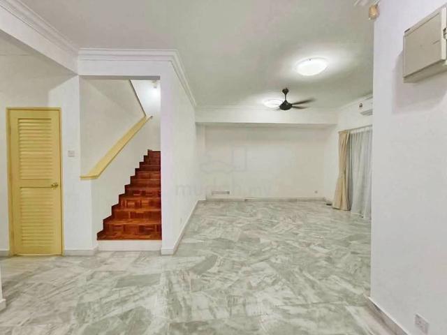 FACING OPEN 2 Storey SUPERLINK Putra Indah Seksyen 9 Putra Heights 4