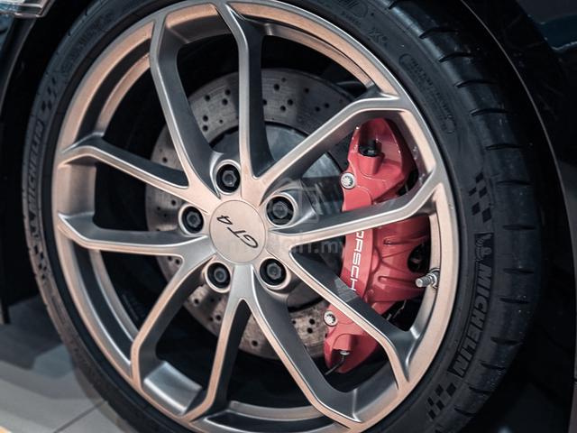 PURE MASTERPIECE 2022 Porsche CAYMAN 718 GT4 4.0 - 5