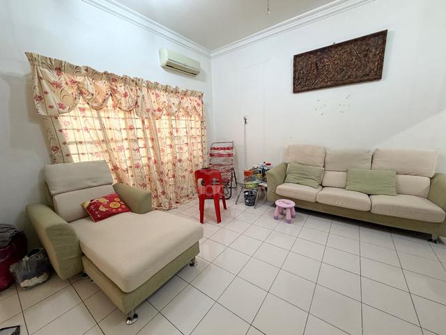 Fully Extended! Rumah Teres 2 Tingkat di Bandar Puteri Jaya, Freehold! 1