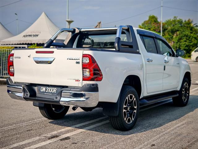 2024 Toyota HILUX 2.4 V (A) Showroom Demo Car - 2