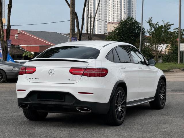 2019 Mercedes Benz GLC300 4MATIC COUPE AMG LINE - 2