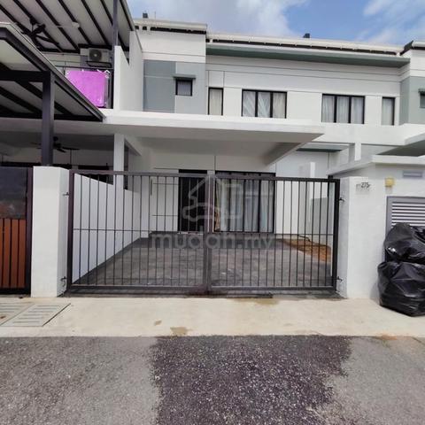 Rumah double Storey di Mahkota Hills Lenggeng untuk disewa Queensbury 1