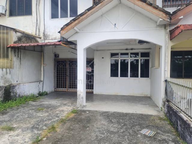 Taman Bintang, Senai / Double storey house for rent