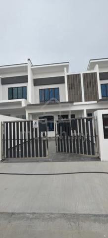 Double storey/ Terrace/ Gelang patah/ Jalan kupang/ Freehold/ 4bed/ jb 1